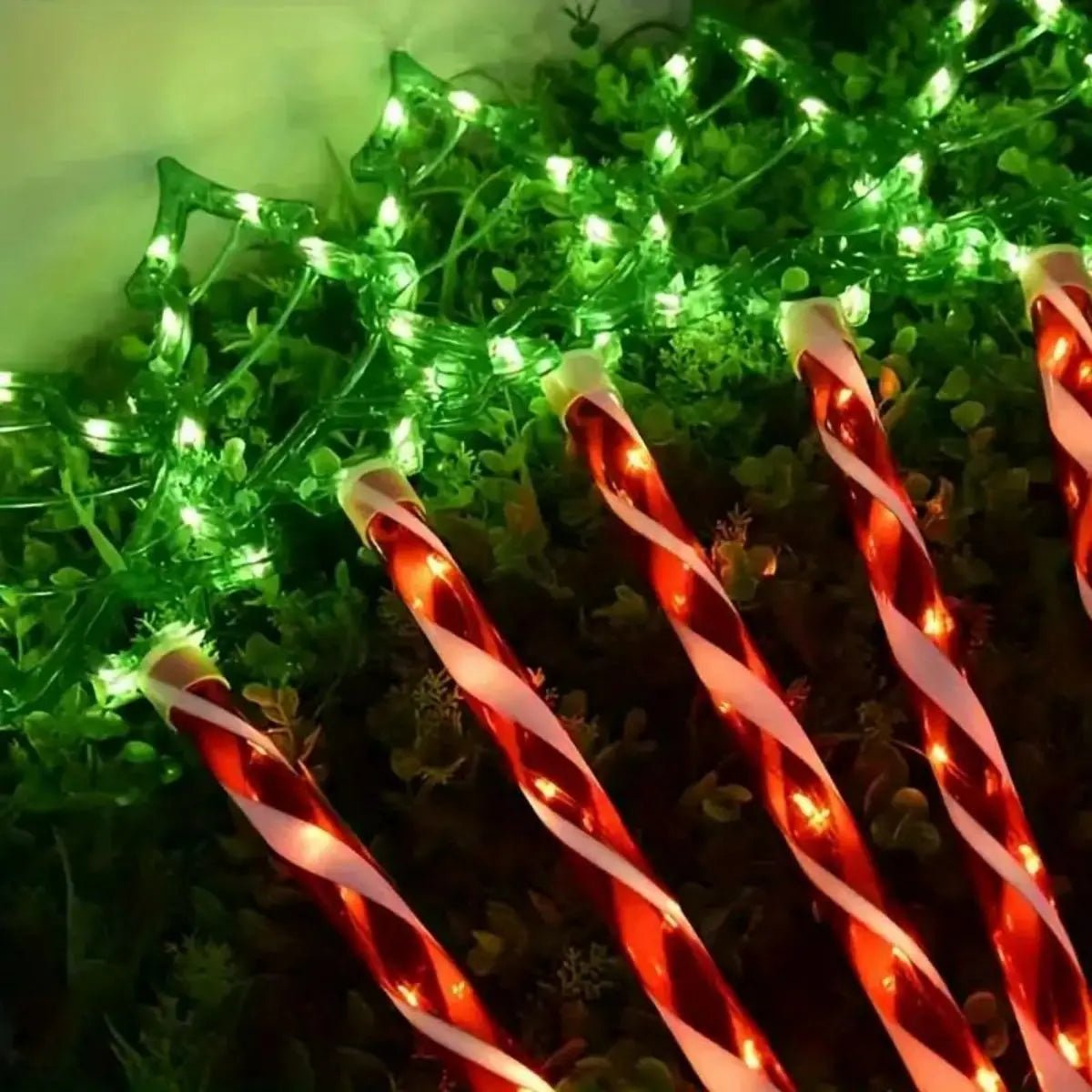 Set of 5 Solar Christmas Tree Lights - Cheerful Outdoor Lighting for the Holidays