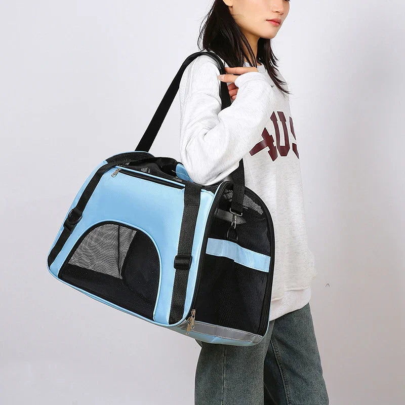 PawVoyager Travel Bag – Comfortable and Safe Travel with Your Cat or Small Dog