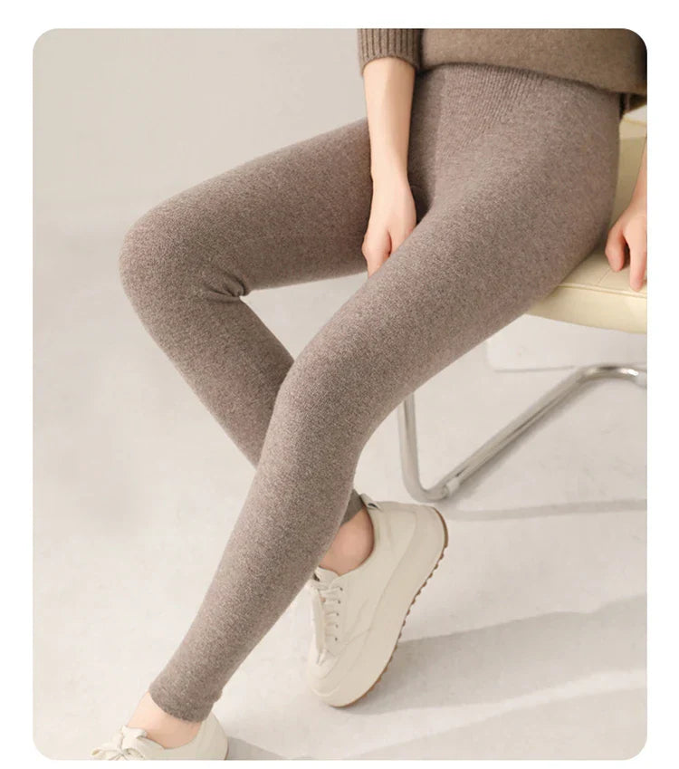 Knitted Cashmere Leggings with High Waist – Fine Knit Ladies' Leggings in Neutral Shade