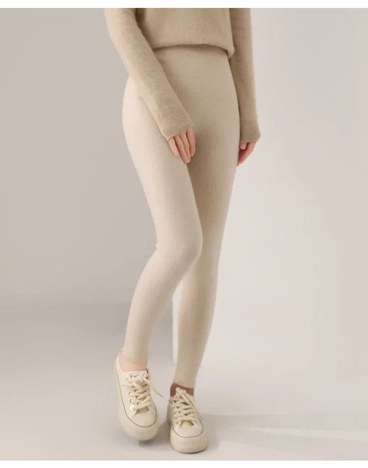 Knitted Cashmere Leggings with High Waist – Fine Knit Ladies' Leggings in Neutral Shade