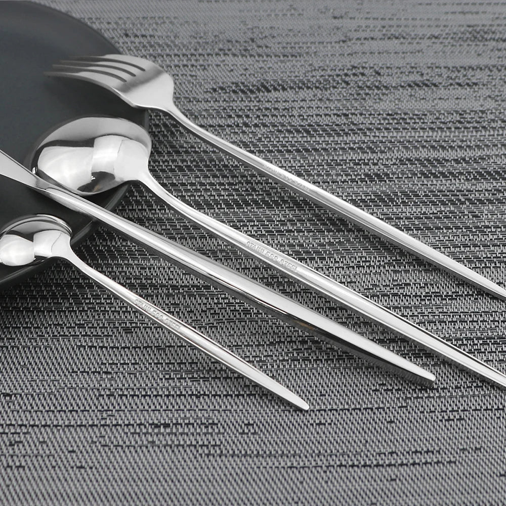 Golden Luxury Cutlery Set - For an Elegant Table Setting