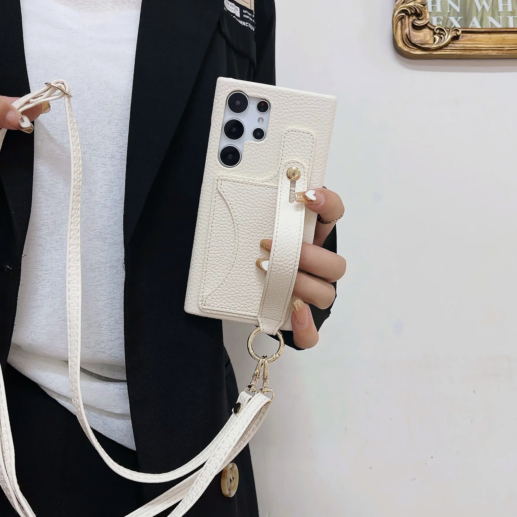 Chic Phone Holder – For a Trendy and Practical Solution