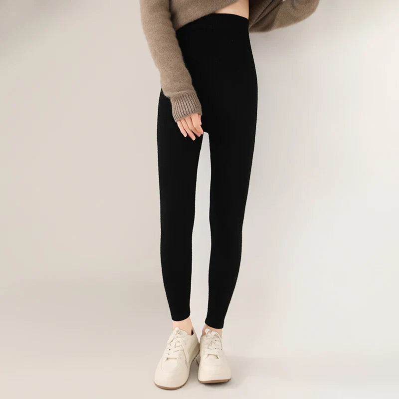 Knitted Cashmere Leggings with High Waist – Fine Knit Ladies' Leggings in Neutral Shade