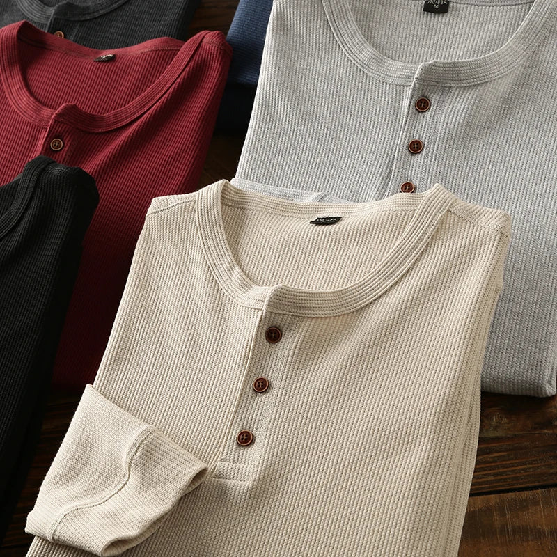 Minimalist Henley with Waffle Structure – Breathable, Comfortable and Smart