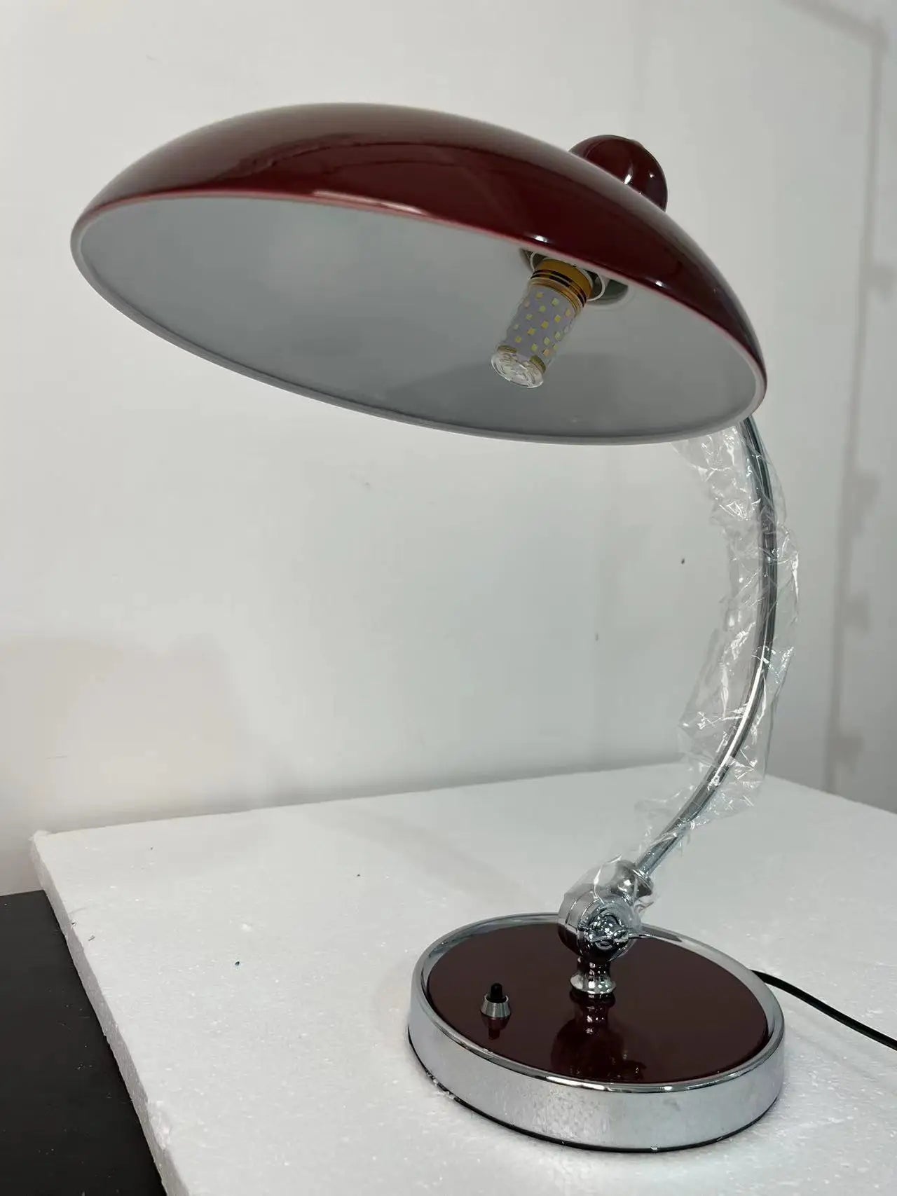 Retro Elegance Table Lamp - Create a Cozy Atmosphere