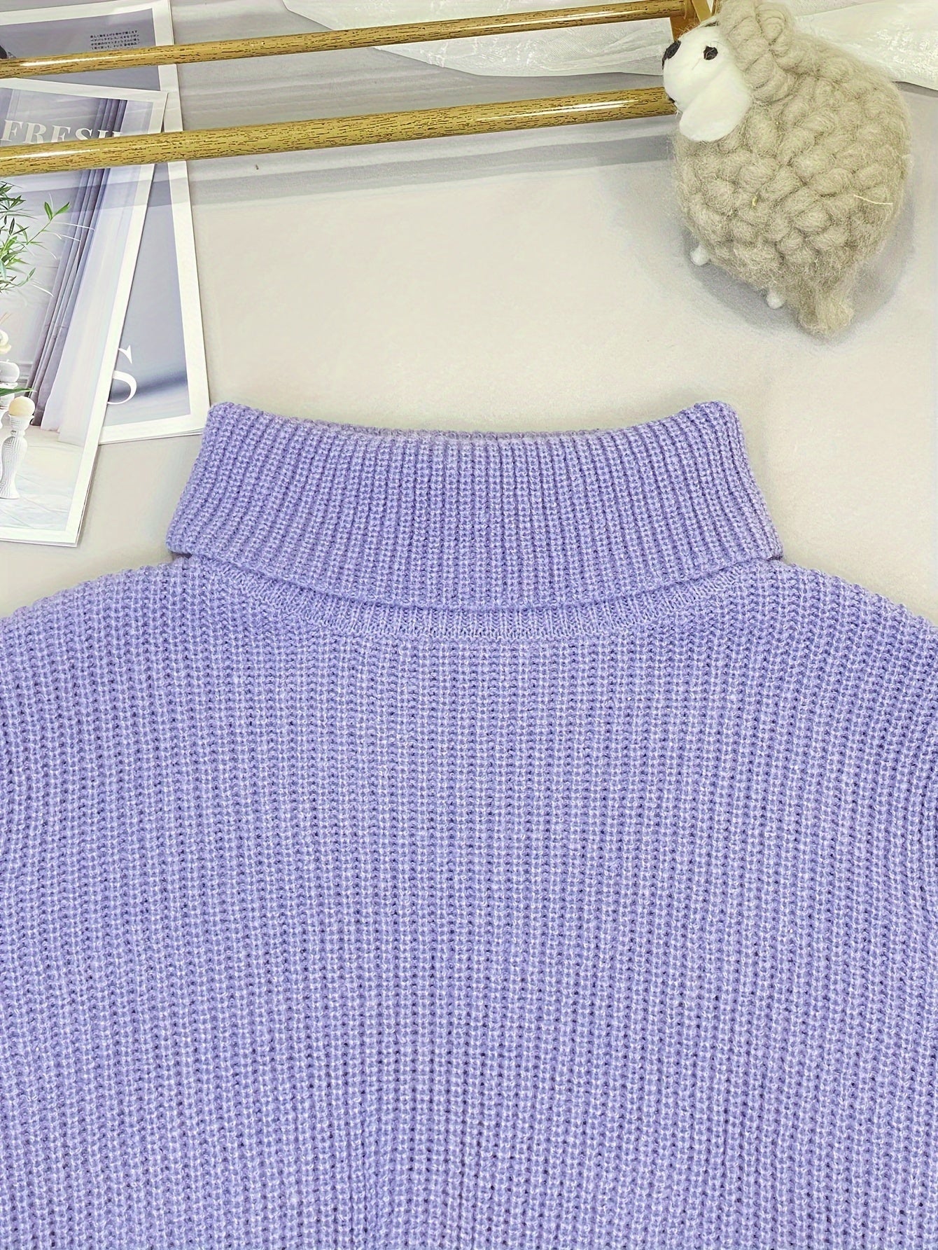 Elegant Turtleneck Sweater-Dress – Ribbed Texture and Lantern Sleeves for a Stylish Look