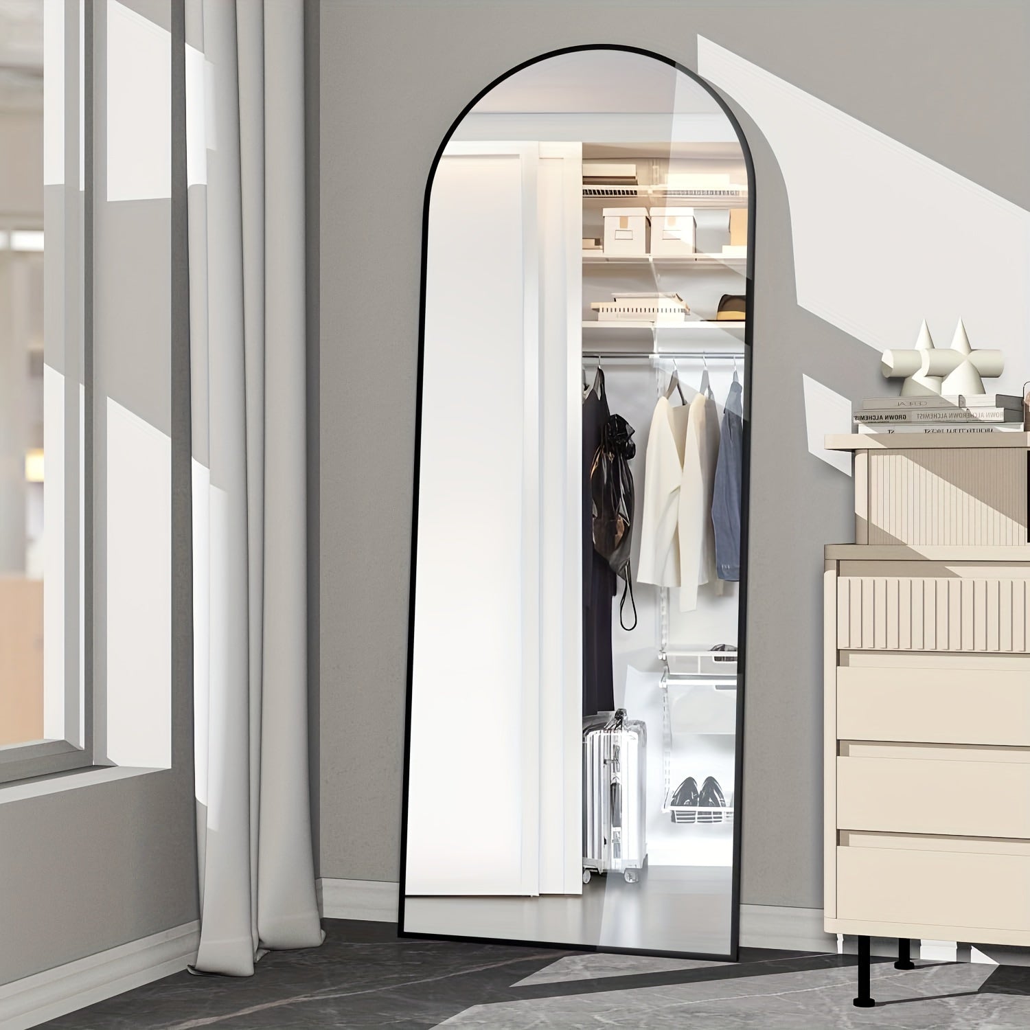 Curved Full-Length Mirror – Stylish and Functional