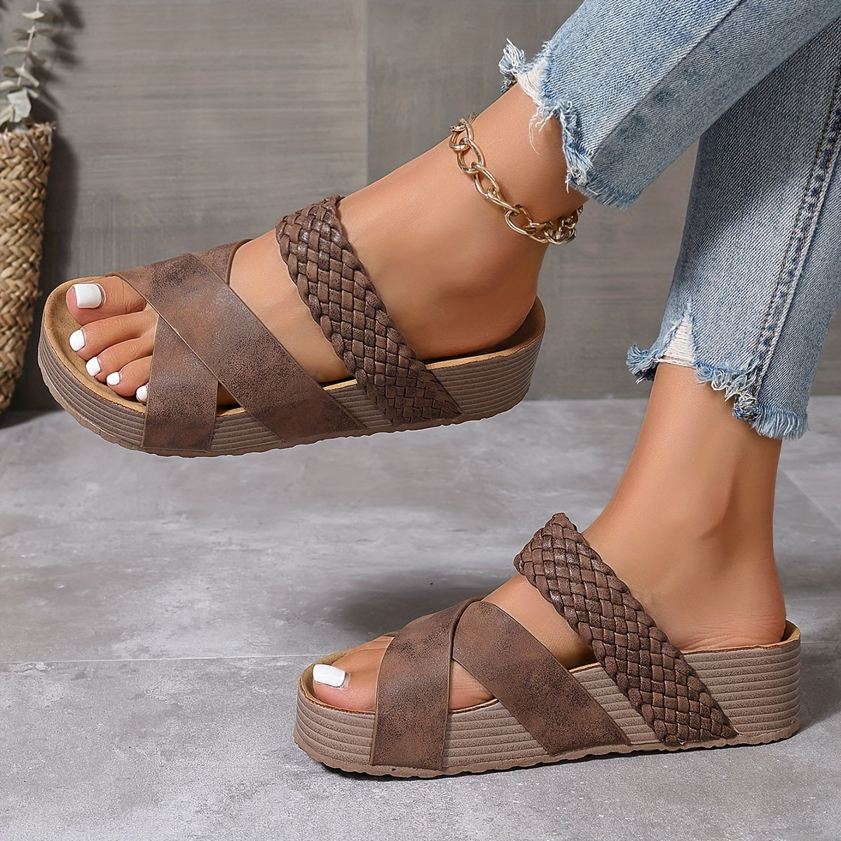 Chic Woven Platform Sandals for Women – Stylish and Comfortable for Summer Days