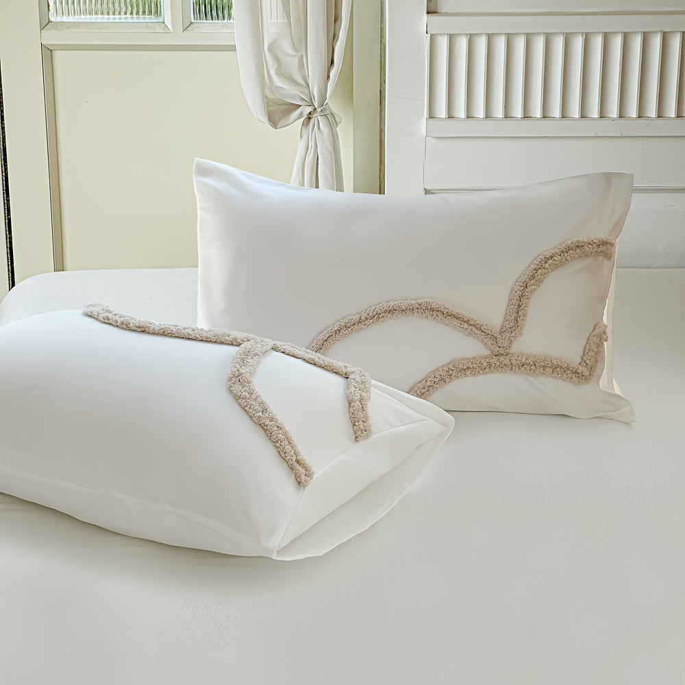 Tufted Bedding Set – Bedspread and Pillow Covers with Large Floral Design