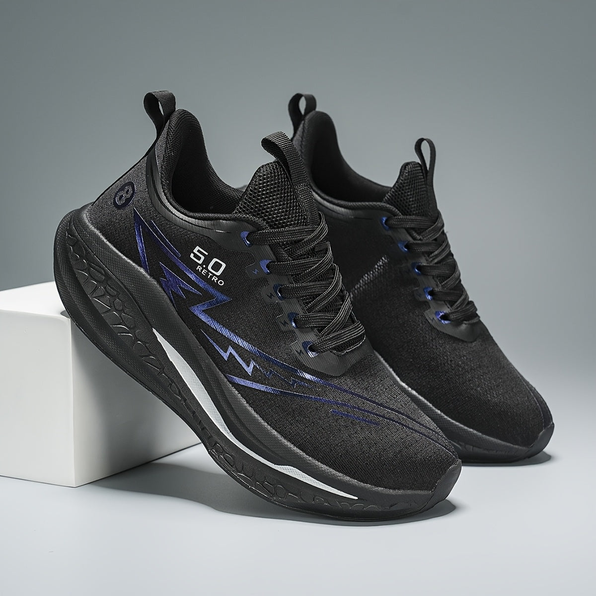 Lightweight Breathable Running Shoes for Men – Stylish Outdoor Trainers