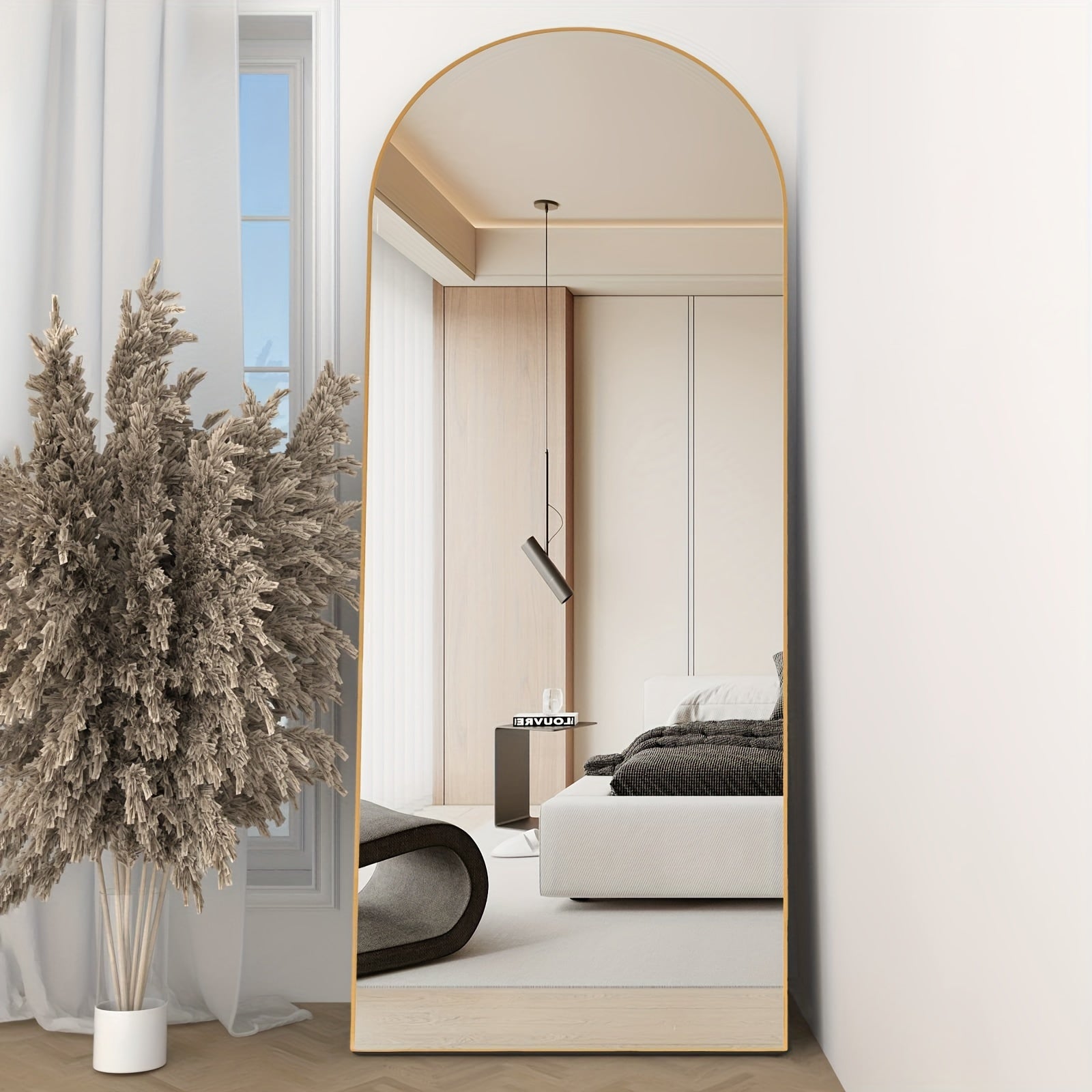 Curved Full-Length Mirror – Stylish and Functional