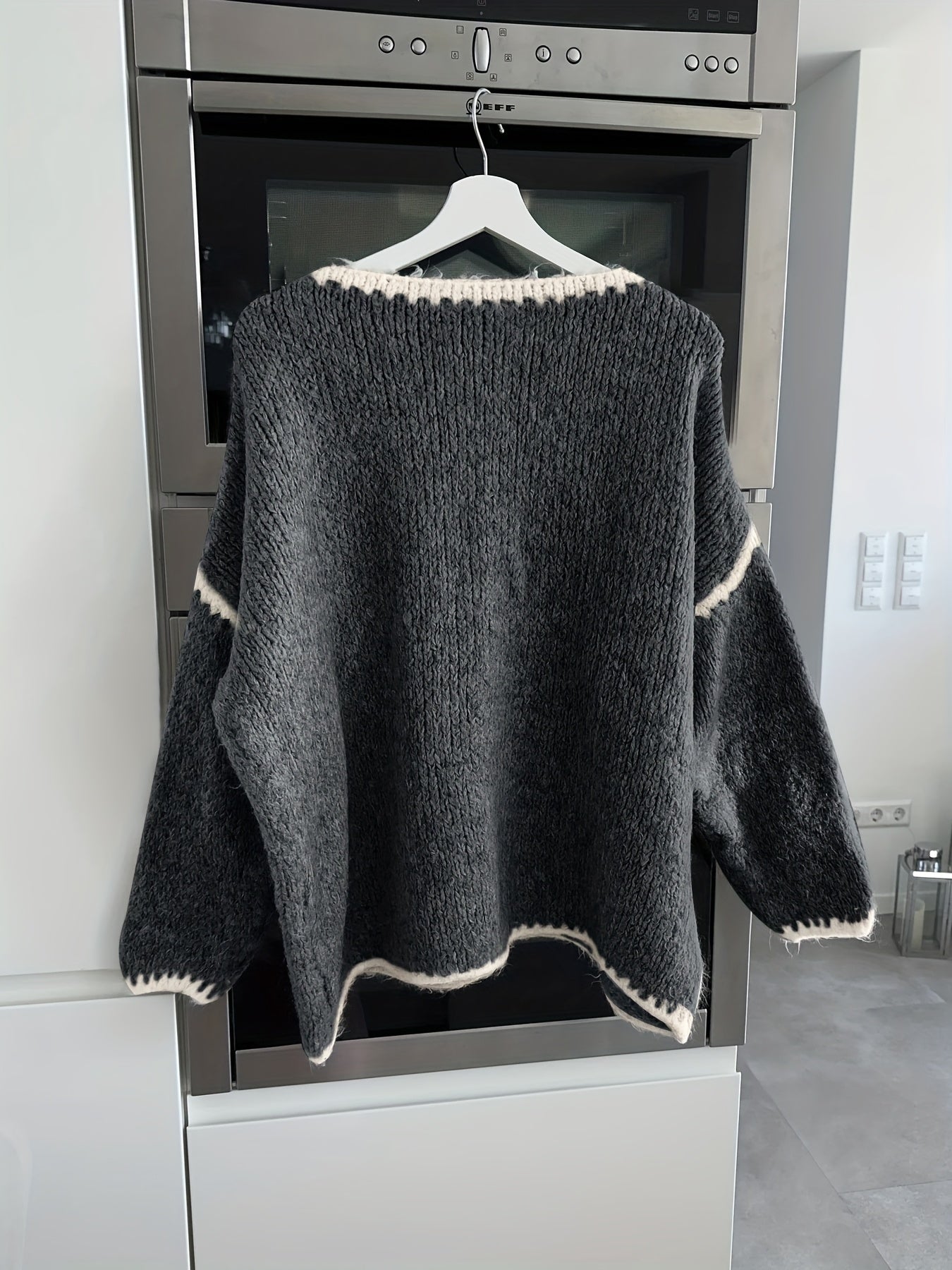 Off-The-Shoulder Color Block Sweater - Casual and Comfortable for Autumn and Winter