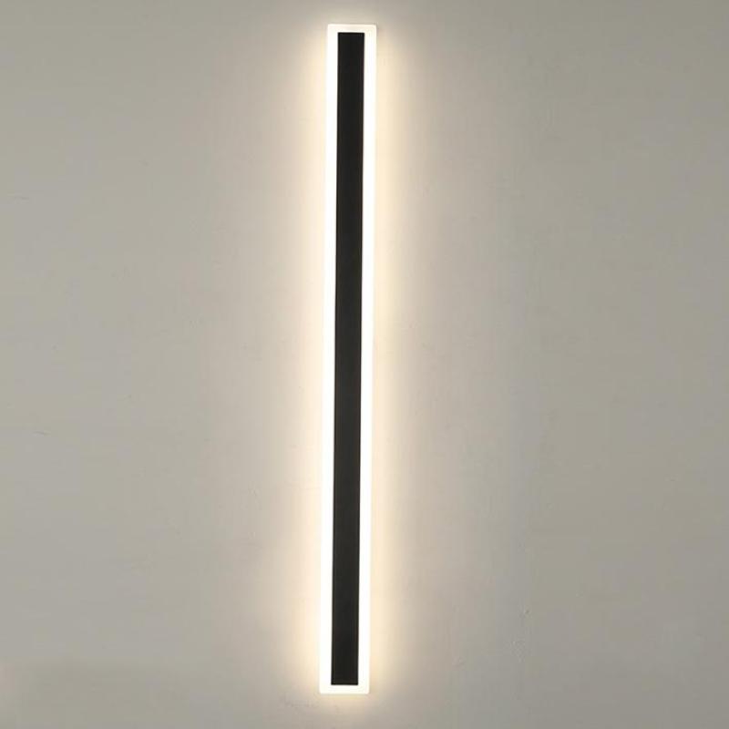 LumiLine Outdoor Lamp – Minimalist Design with Warm Light