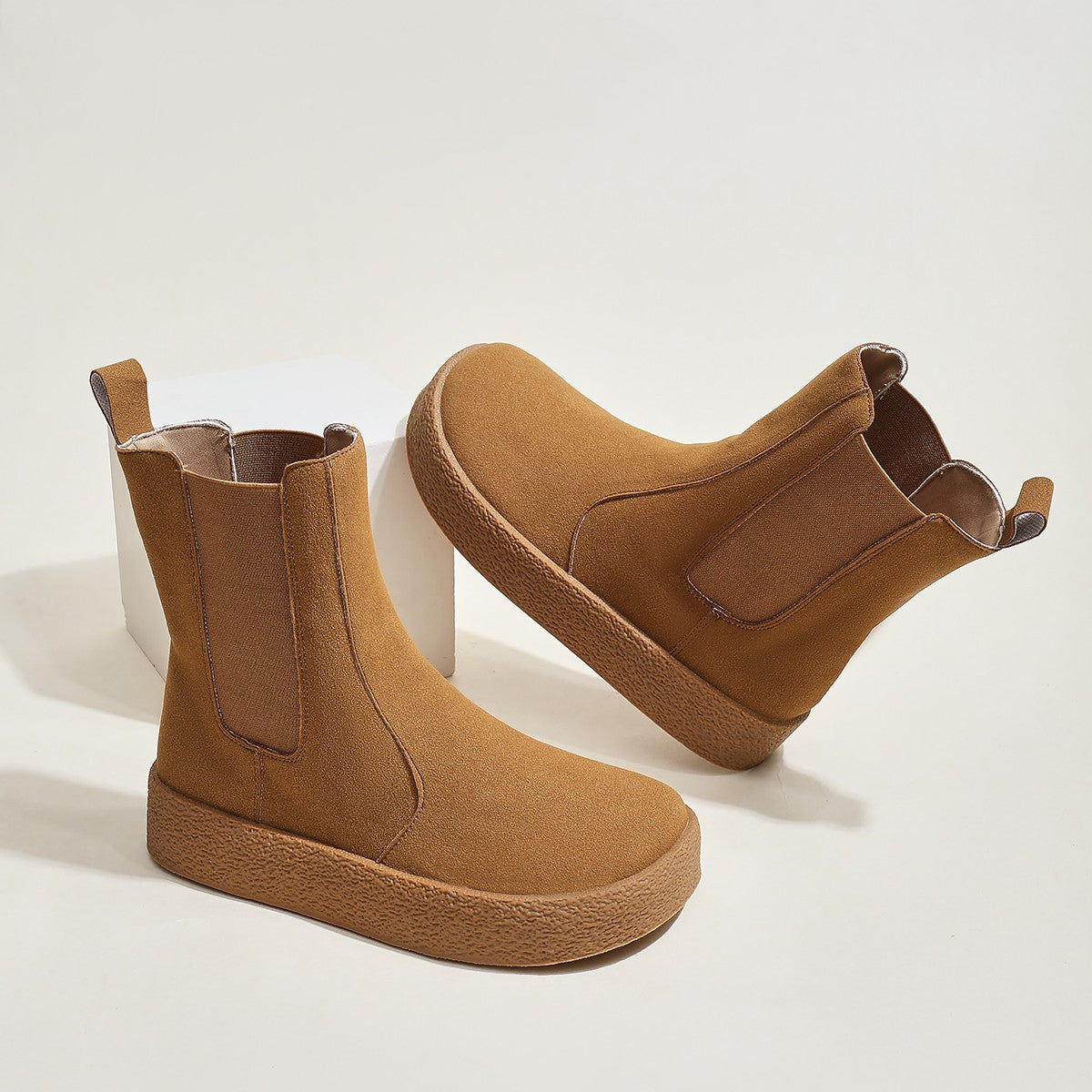 Comfortable Chelsea Boots for Women - Warm and Stylish Slip-Ons