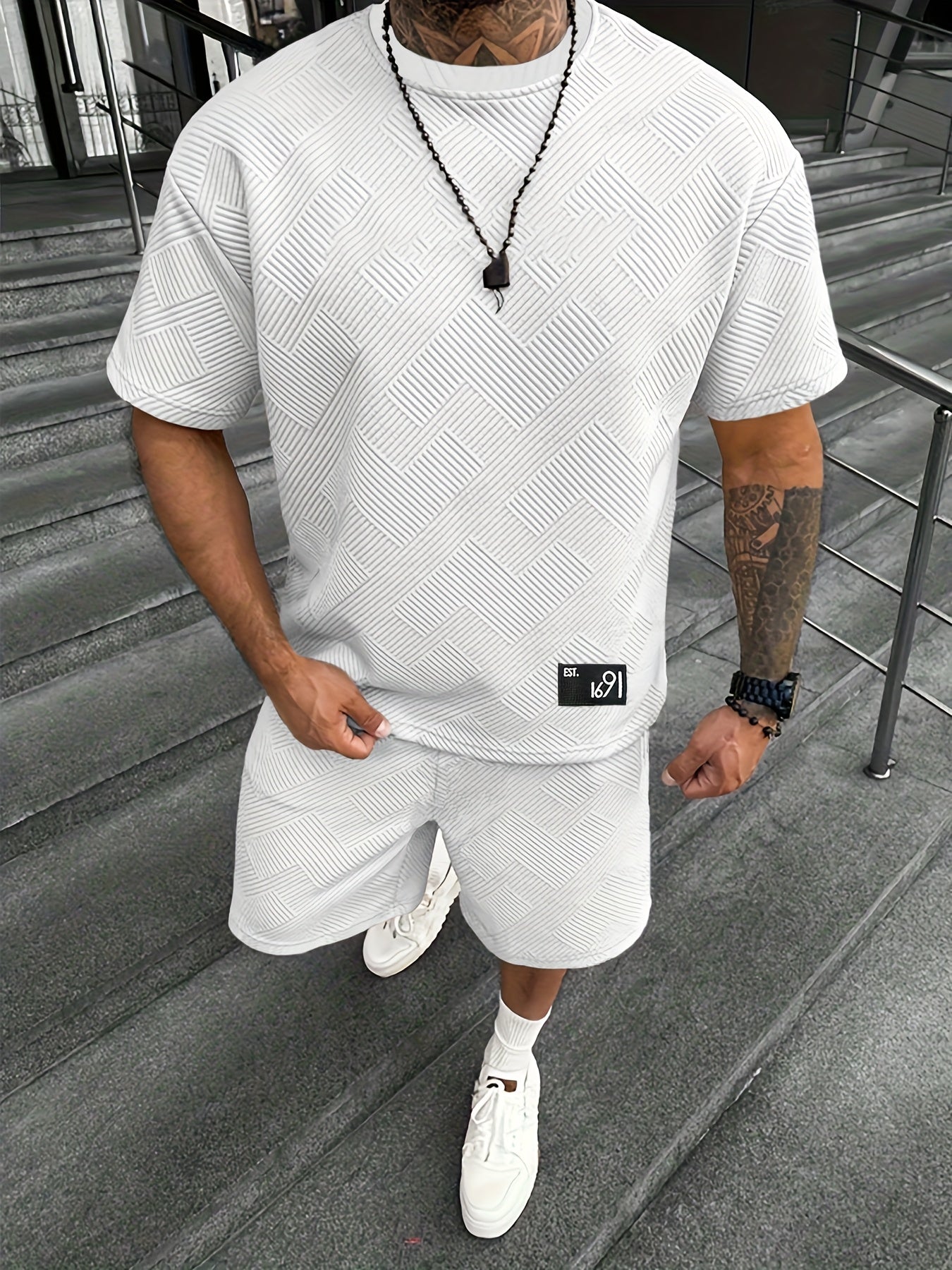 Men's Trendy Jacquard T-shirt and Shorts Set – Casual and Sporty for Warm Days
