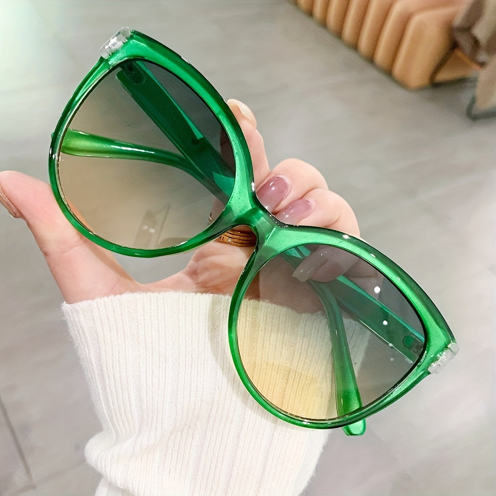 Luxe Cat-Eye Sunglasses for Women – Oversized and Stylish for Sunny Days