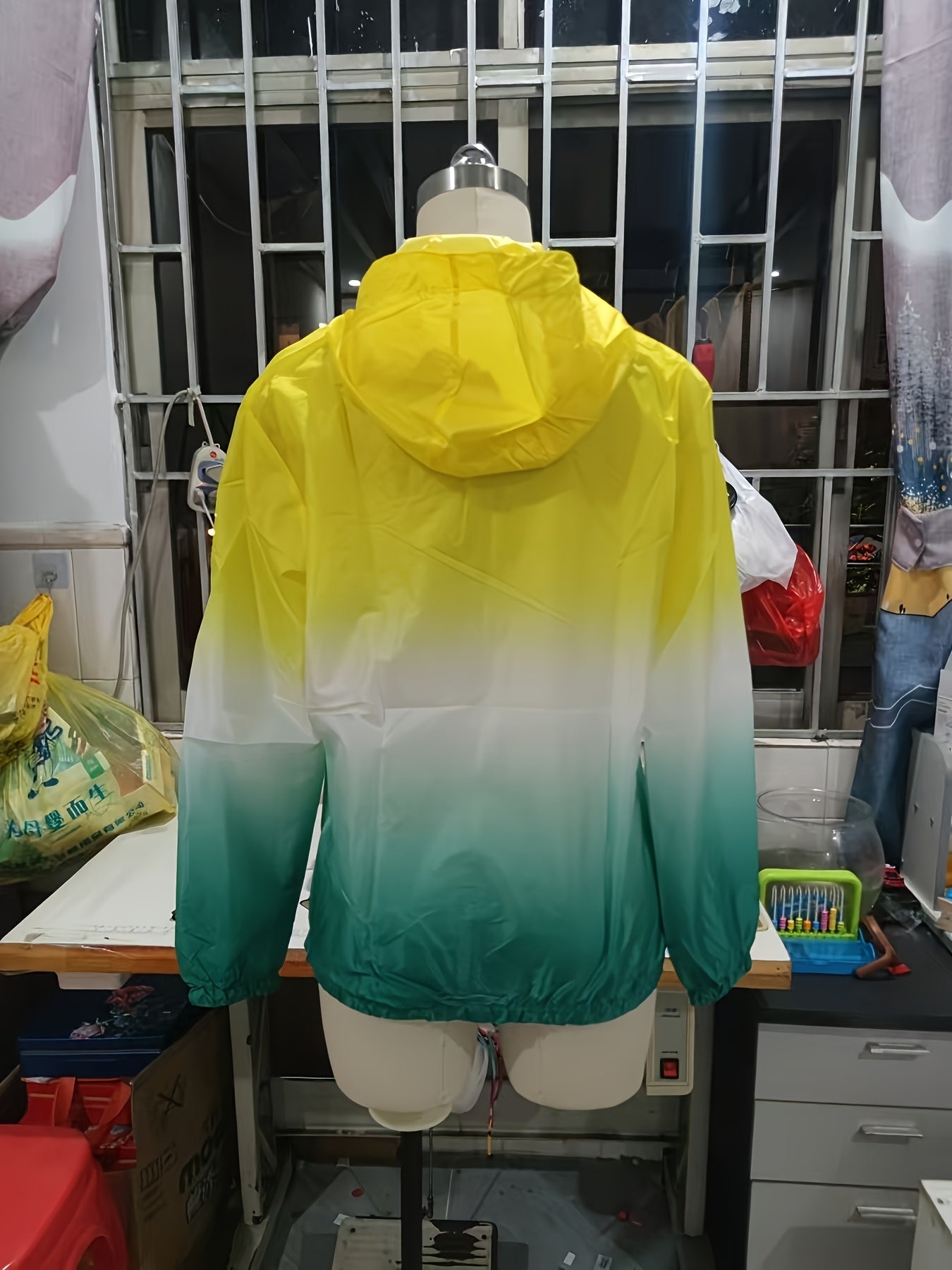 Lightweight Hooded Summer Jacket for Women – Breathable and Protective for Outdoor Activities