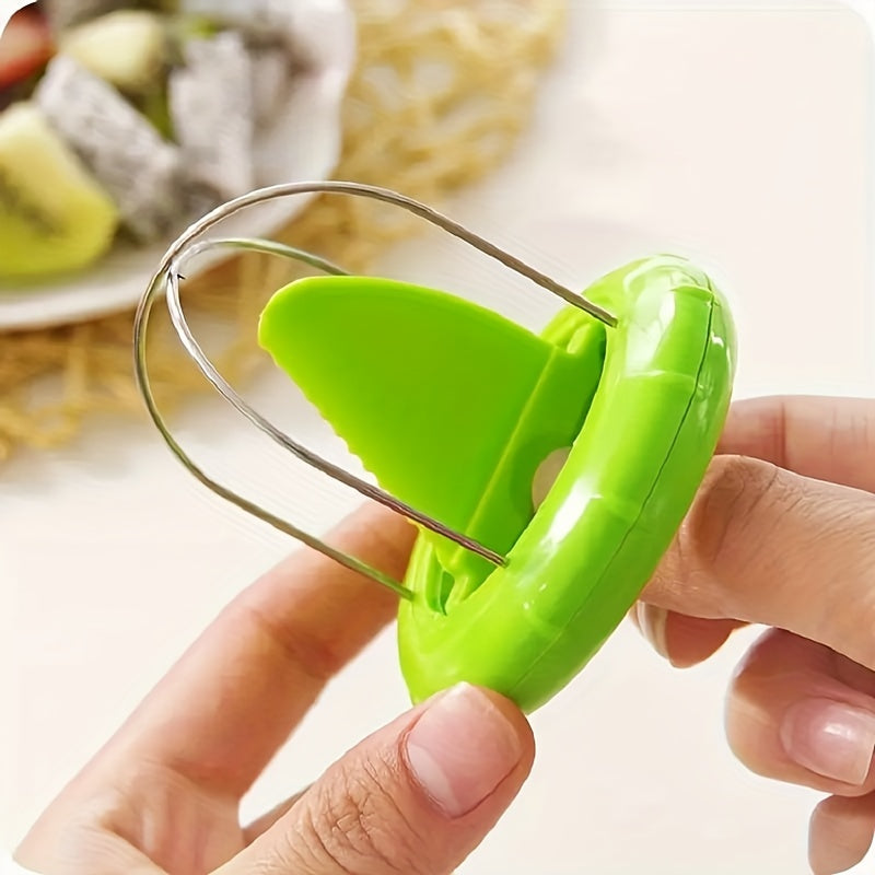 Clever Kiwi Slicer - For Easy and Quick Fruit Cutting