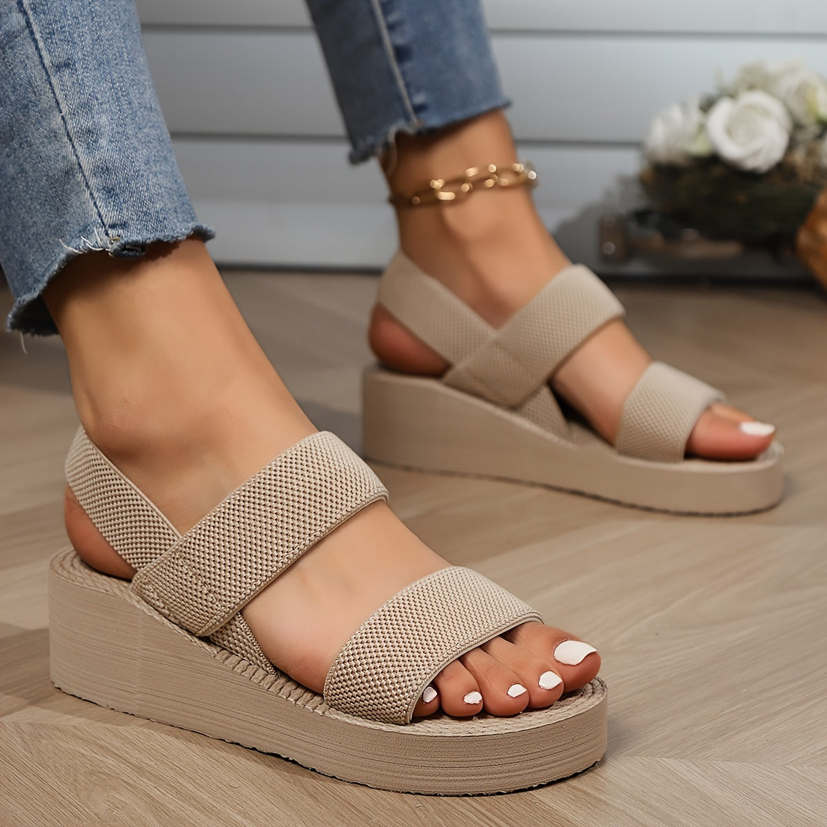 Chic and Comfortable Women's Sandals – Platform Summer Slip-Ons with Thick Sole and Round Toe