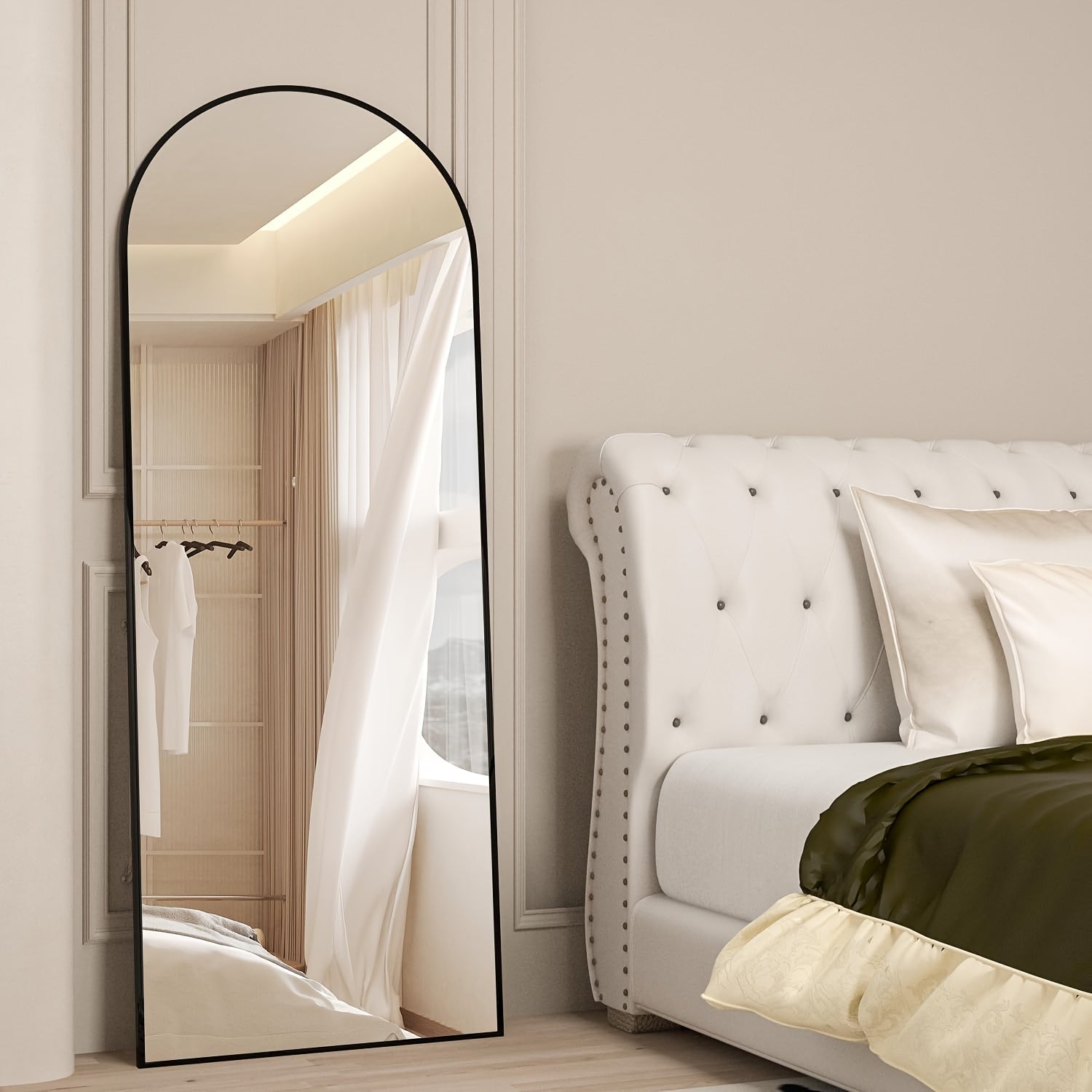 Curved Full-Length Mirror – Stylish and Functional