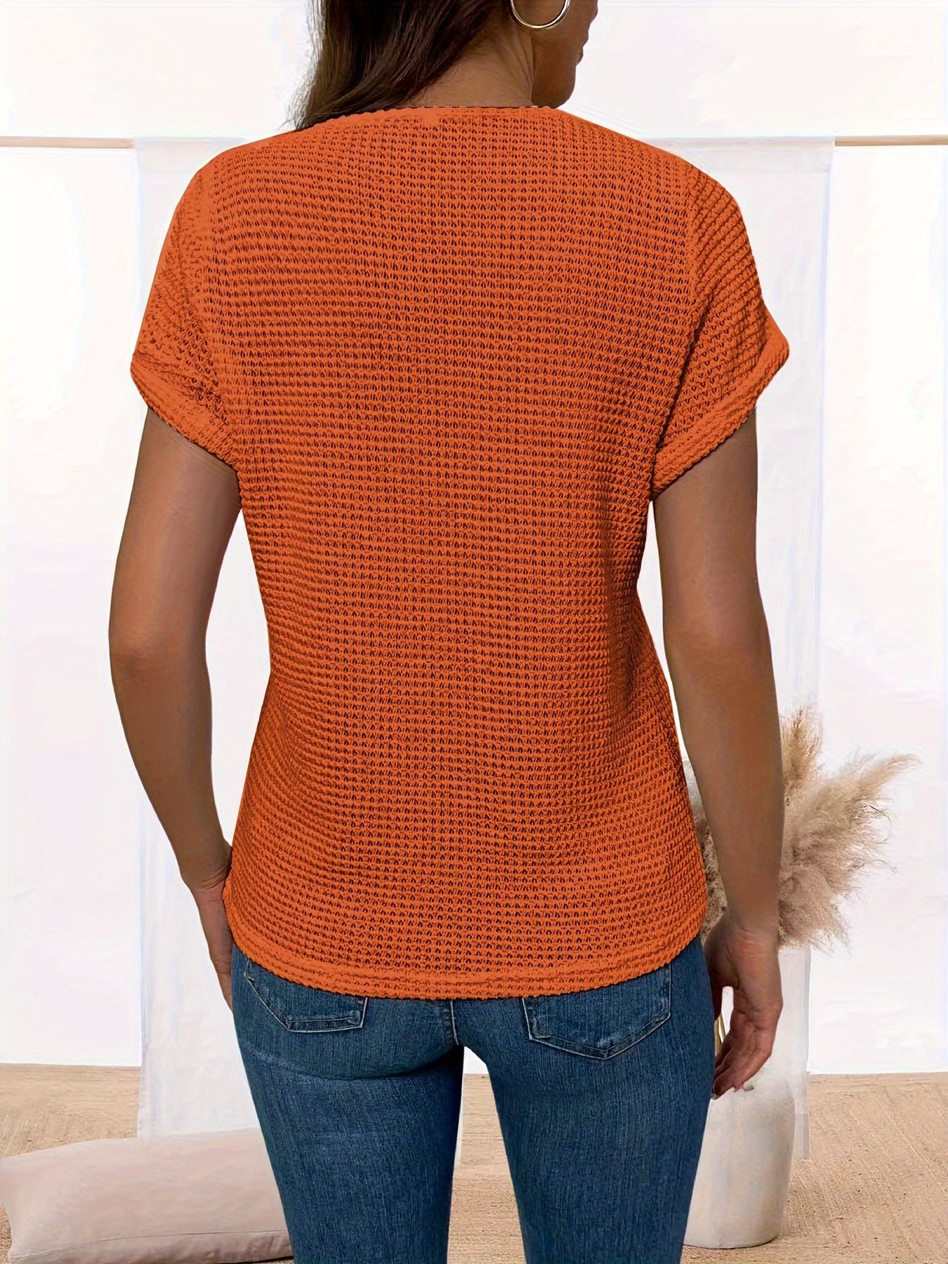 Ladies Casual T-shirt with Lace - Comfort and Elegance