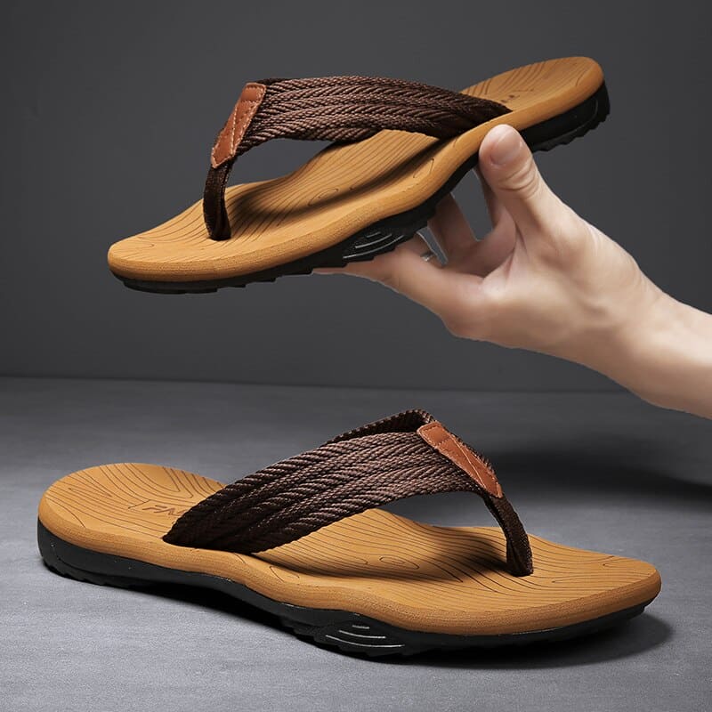 Liam Heren Slippers – Stylish Comfort for Sunny Summer Days