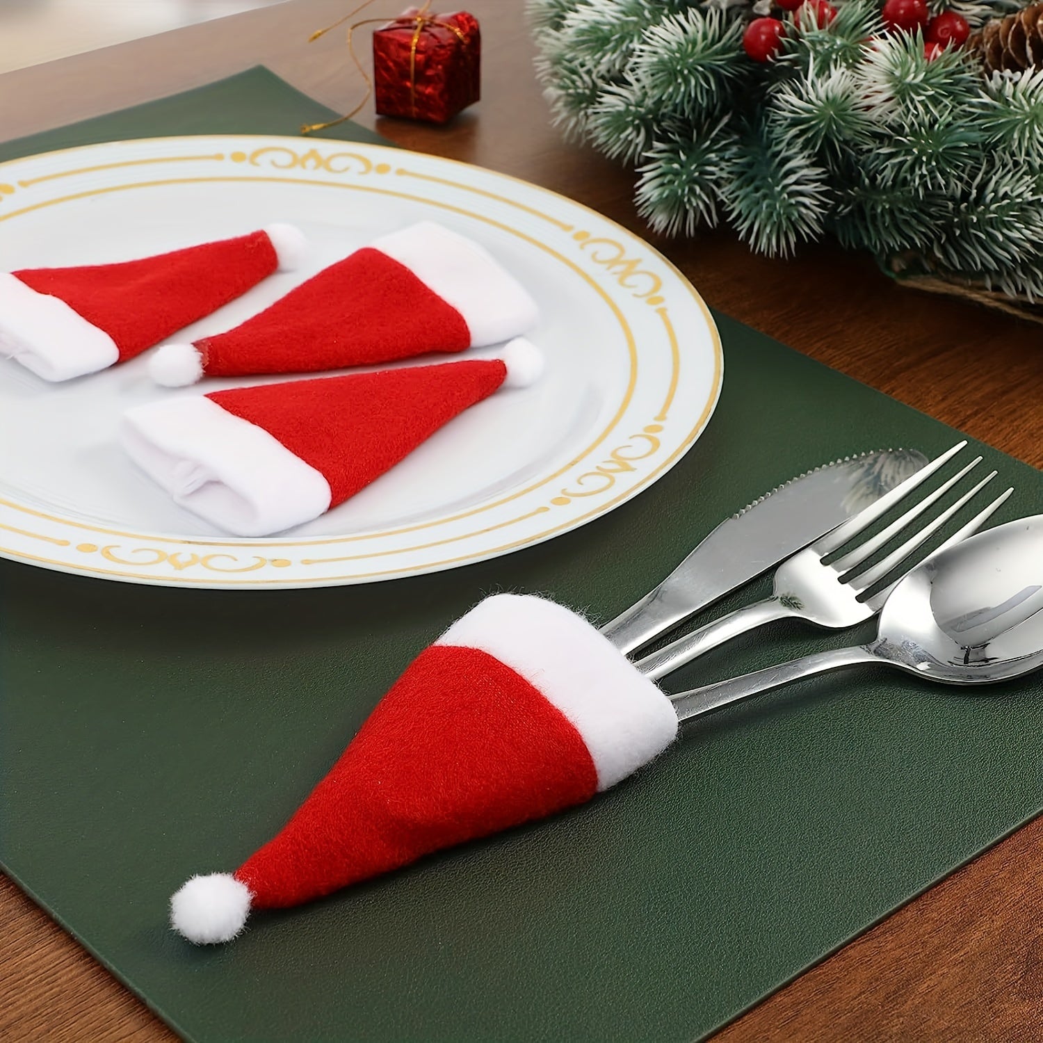 Santa Claus Cover Set – For a Festive Table