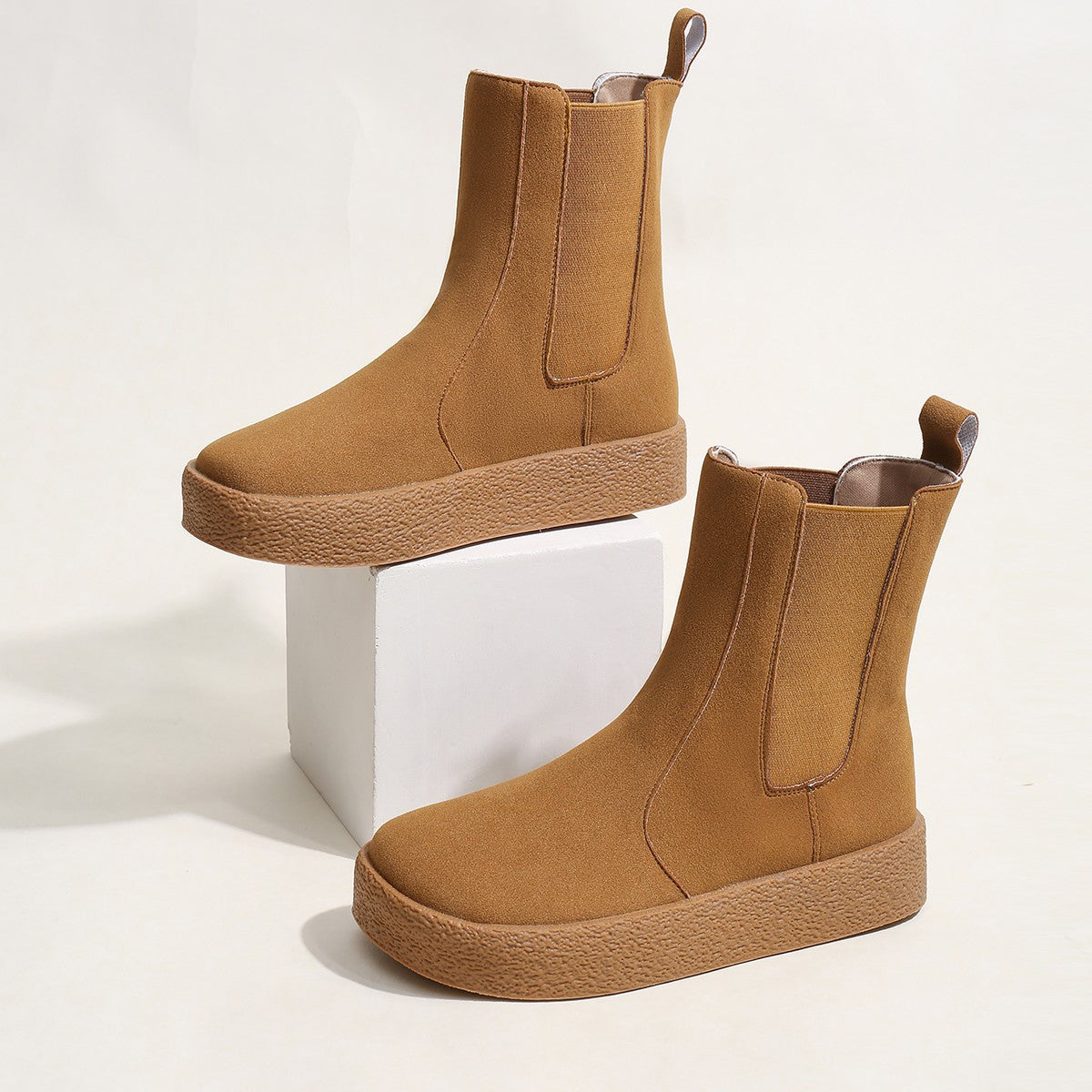 Comfortable Chelsea Boots for Women - Warm and Stylish Slip-Ons