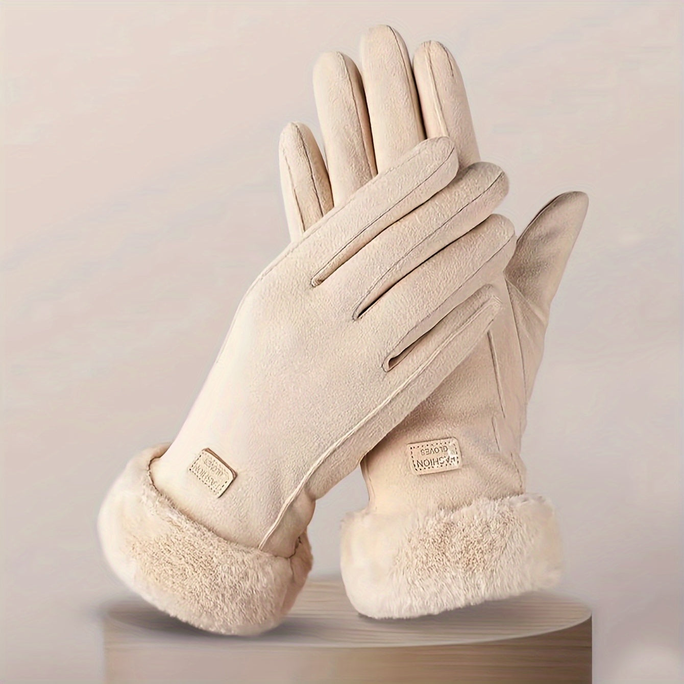 Daisy's Cozy Winter Gloves - Warmth and Functionality