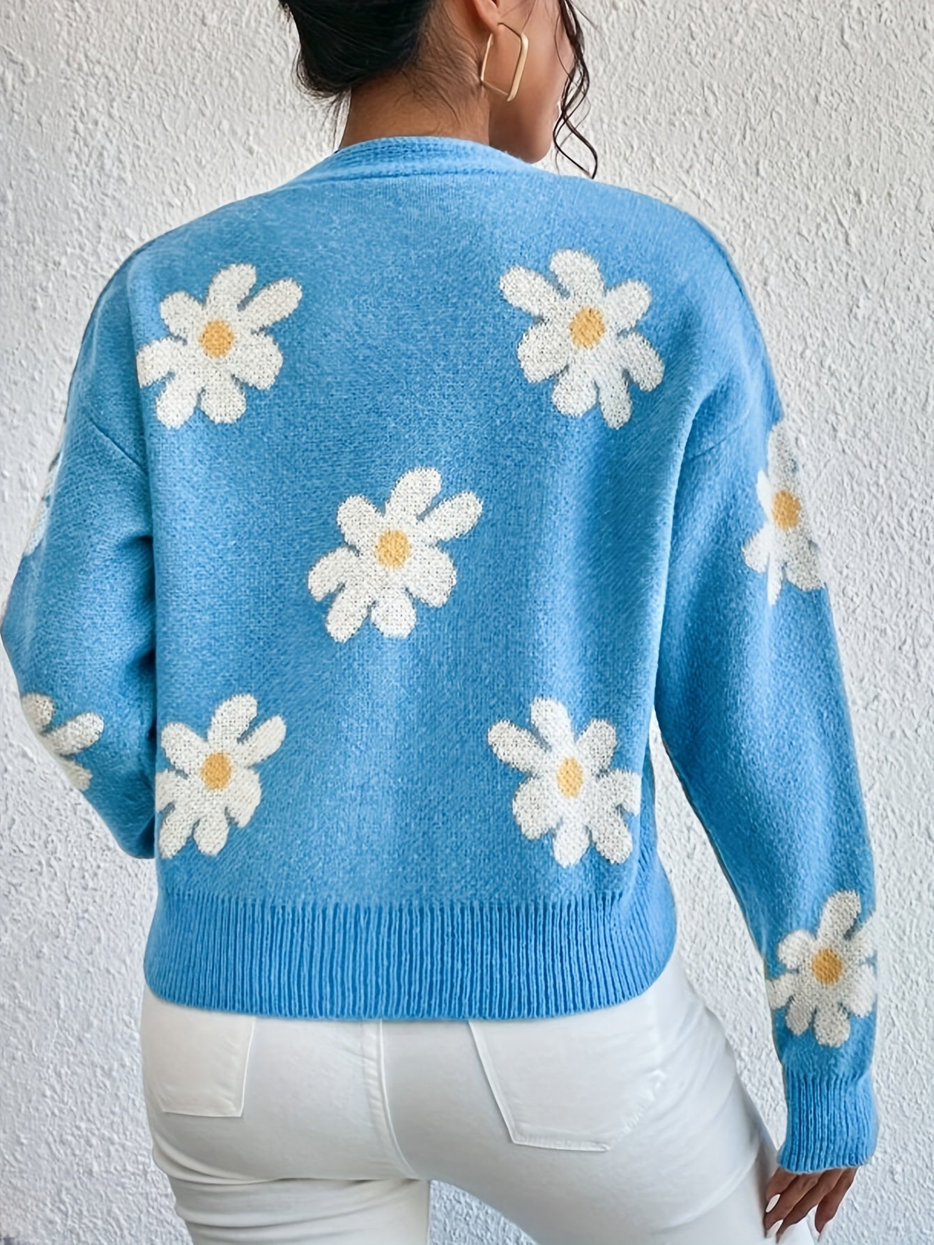 Joyful Flowers Cardigan – Comfortable and Stylish for Spring and Autumn