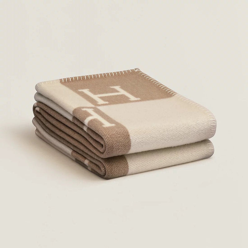 Luxe Wool-Cashmere Blanket – Elegant Warmth and Comfort