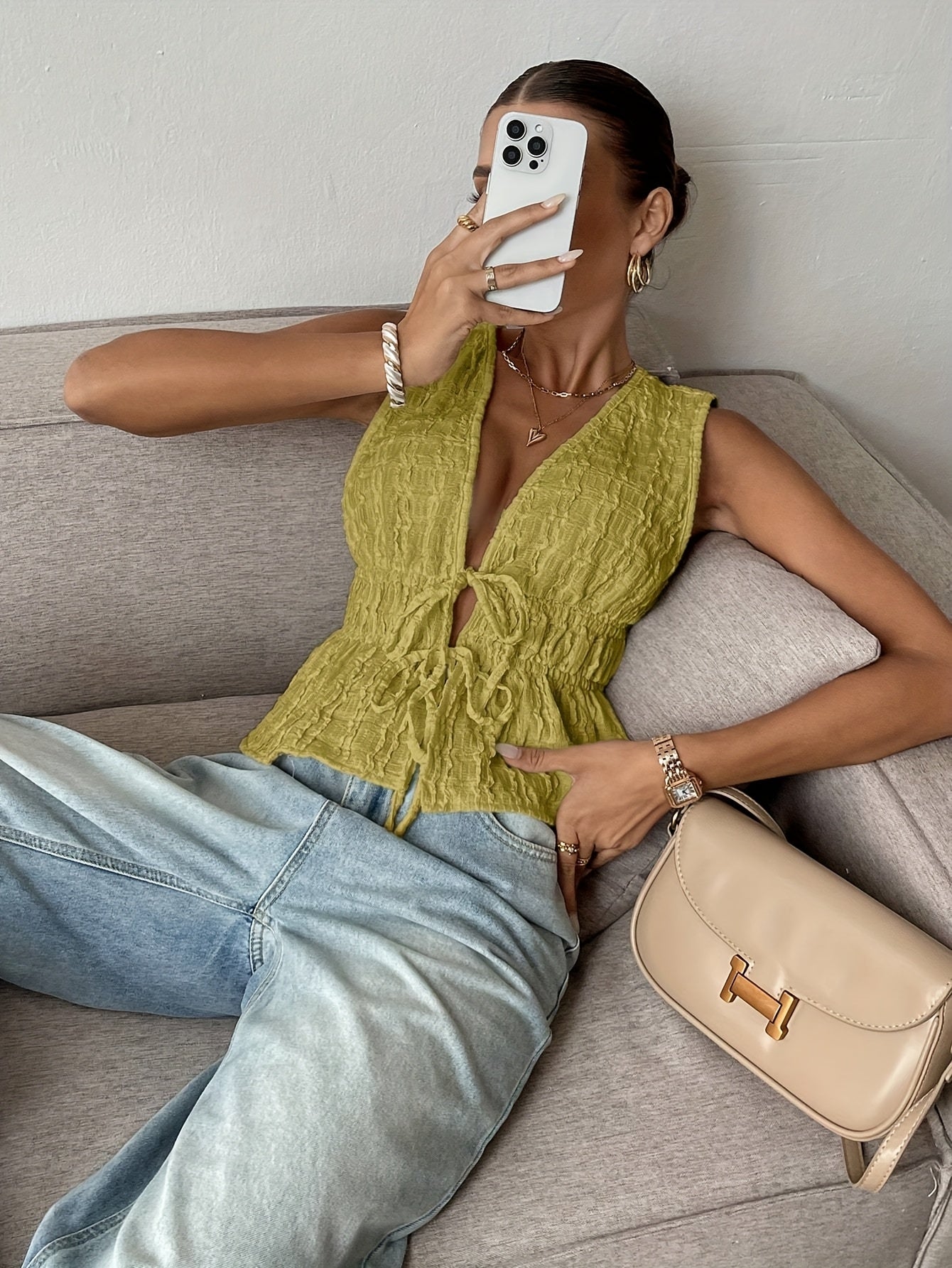 Ladies Casual Elegant Sleeveless Blouse – French Stylish with V-Neck and Ruffles