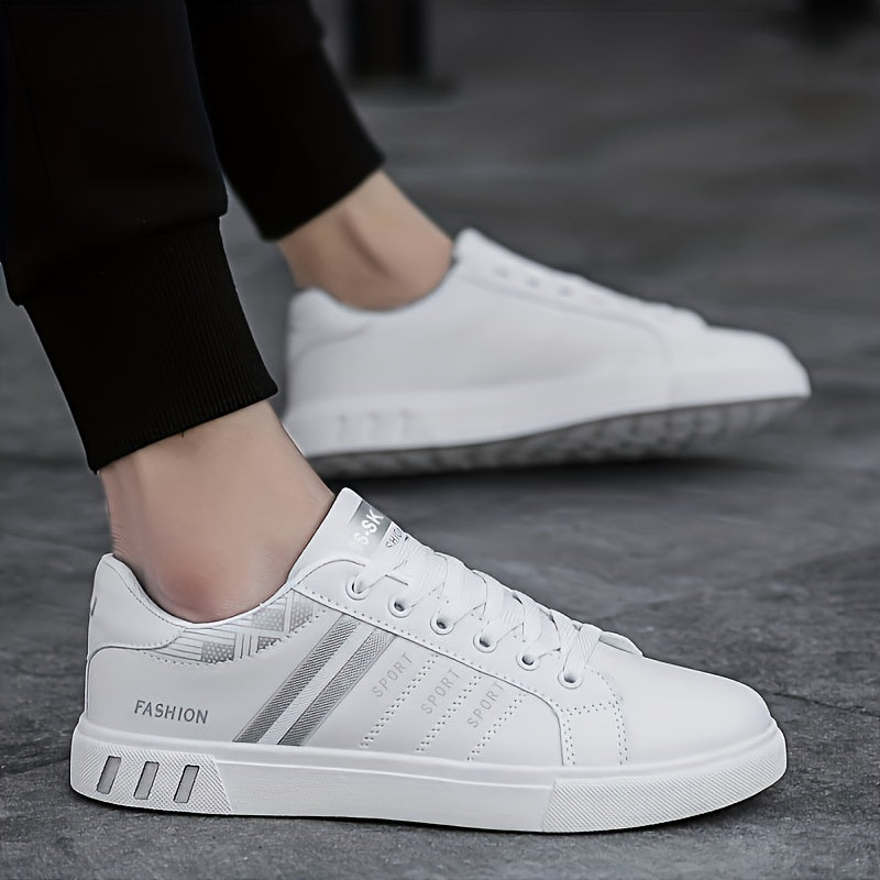 Lace-up Sneakers for Men – Striped Design and Excellent Grip for Athletic Activities