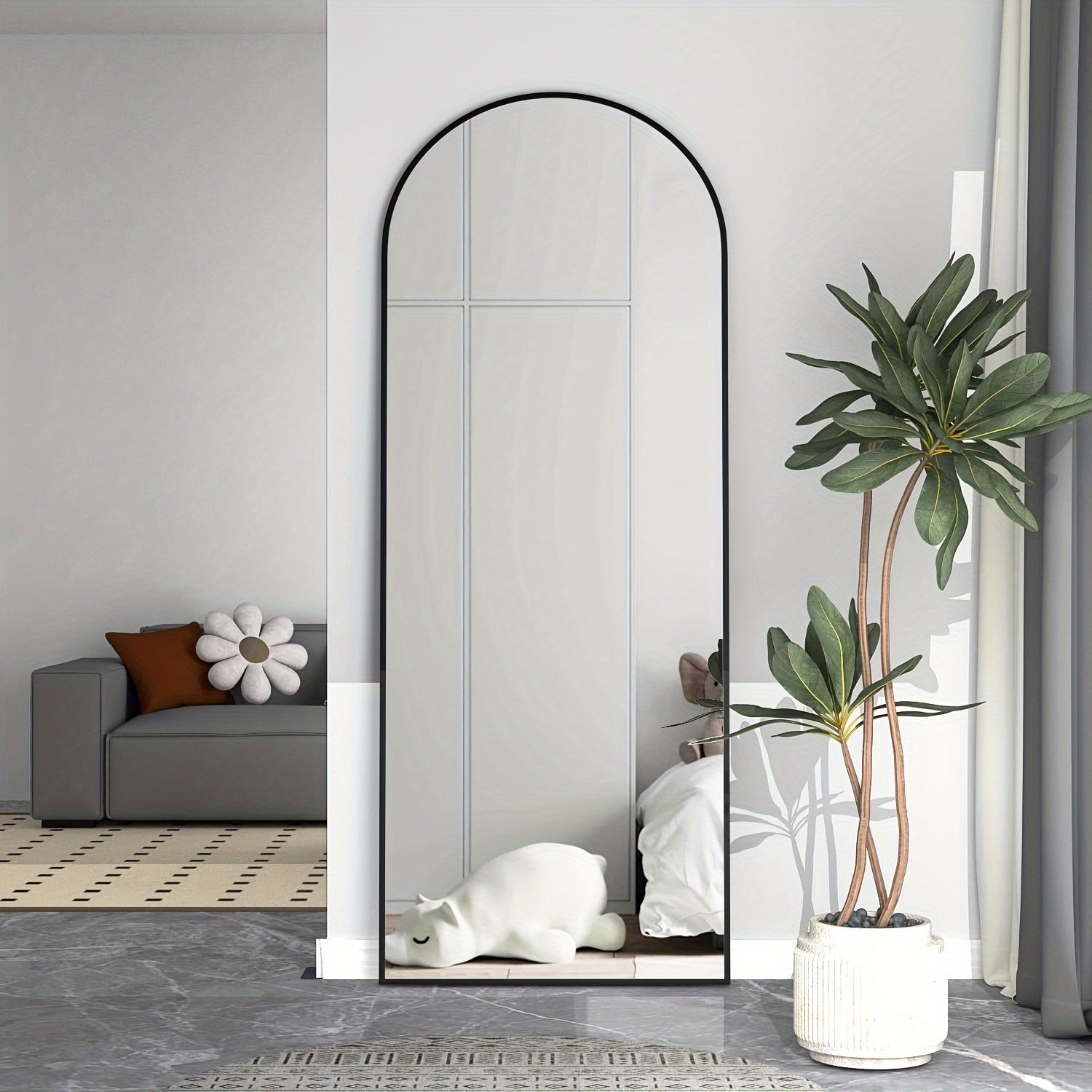 Curved Full-Length Mirror – Stylish and Functional