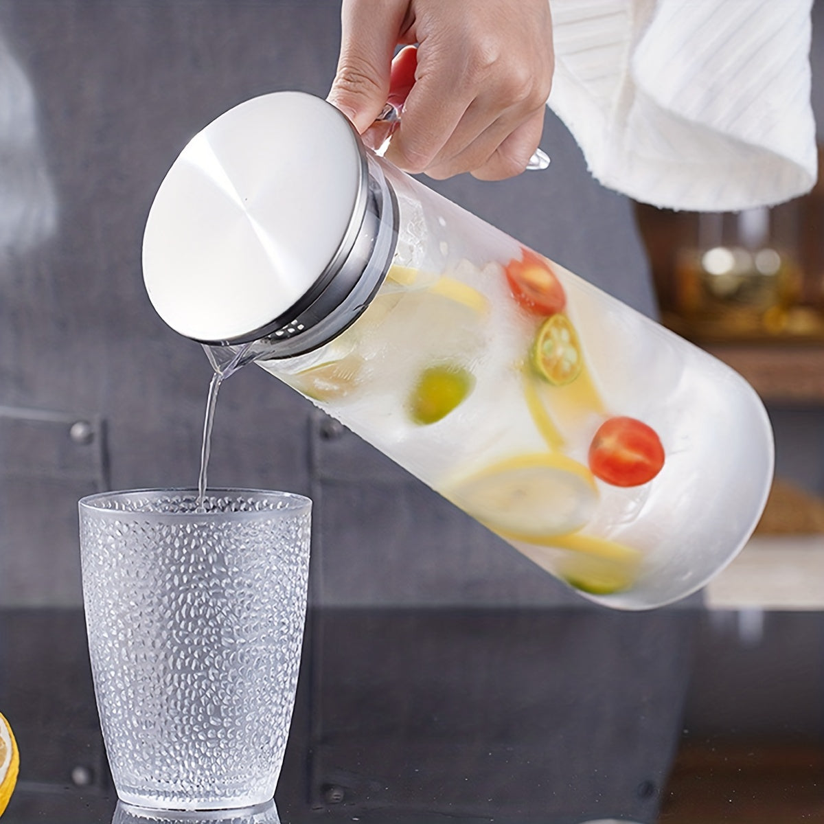 Glass Water Pitcher with Lid – Ideal for Juice, Bubble Tea, and Refreshing Summer Drinks