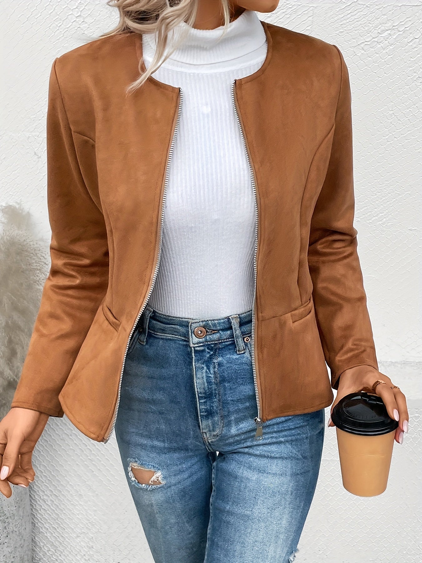 Slim Fit Knitted Top with Zipper - A Must-Have for Every Season