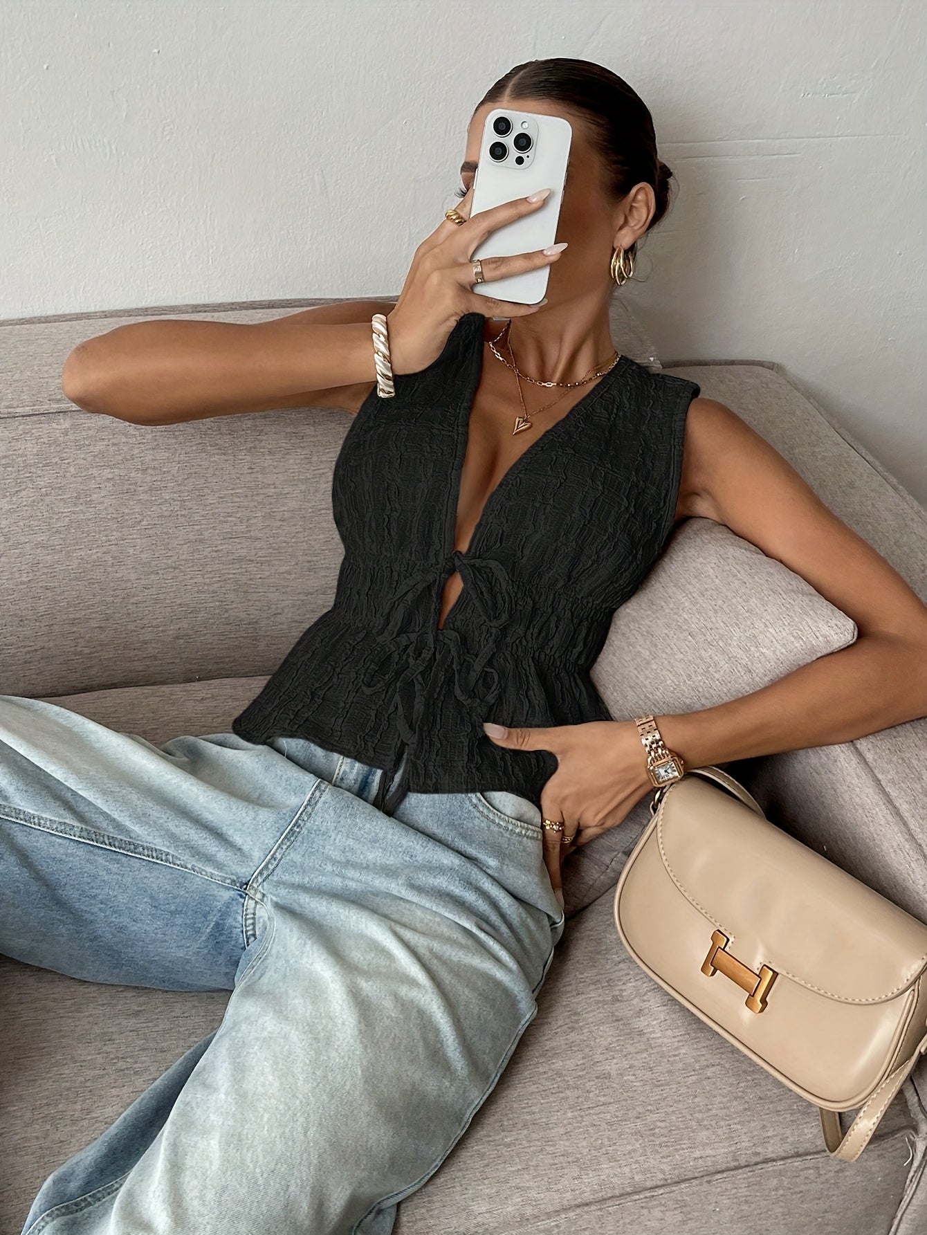 Ladies Casual Elegant Sleeveless Blouse – French Stylish with V-Neck and Ruffles