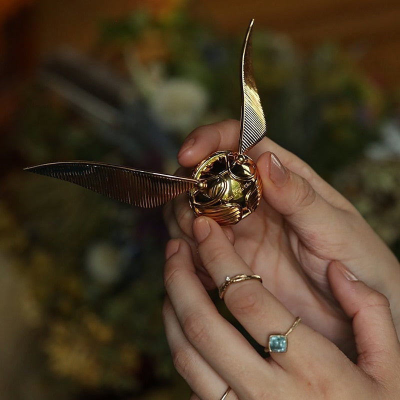 Golden Winged Orb Ring Box – Luxury Movable Jewellery Case