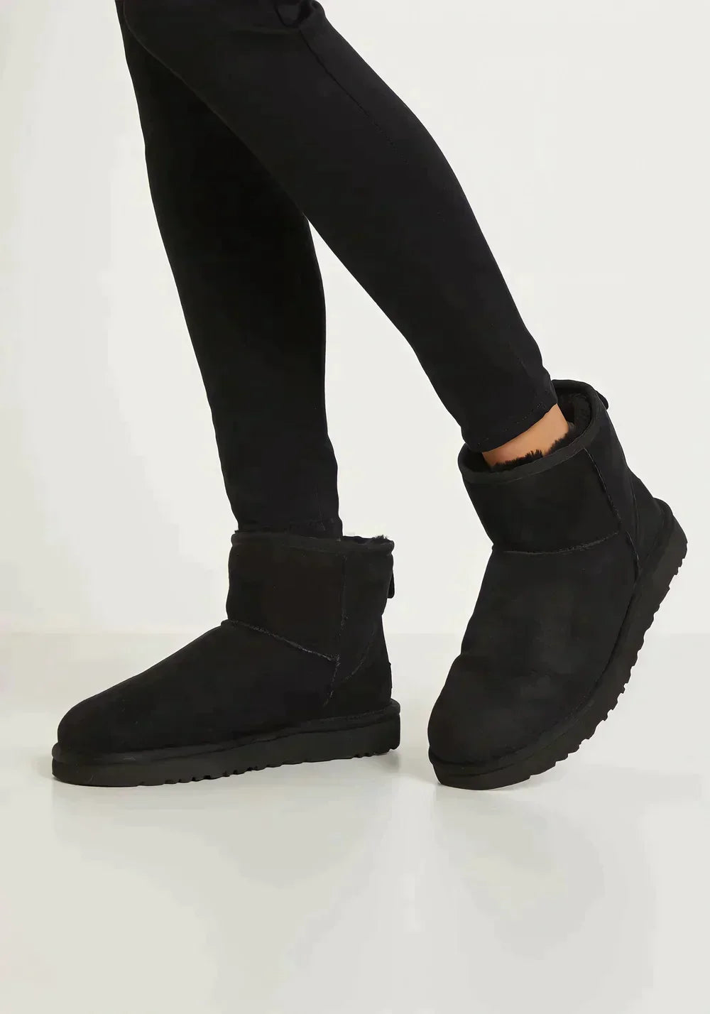 Ladies Winter Boots - Warm and Waterproof for Adventurous Women