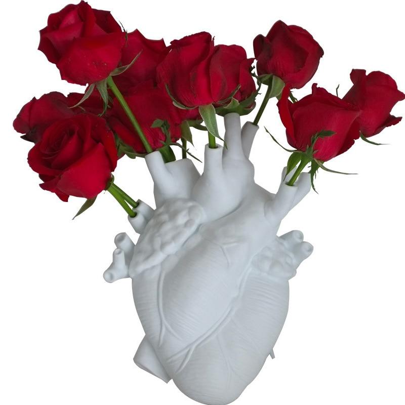 Creative Heart-Shaped Vase – Artistic and Stylish for Any Interior