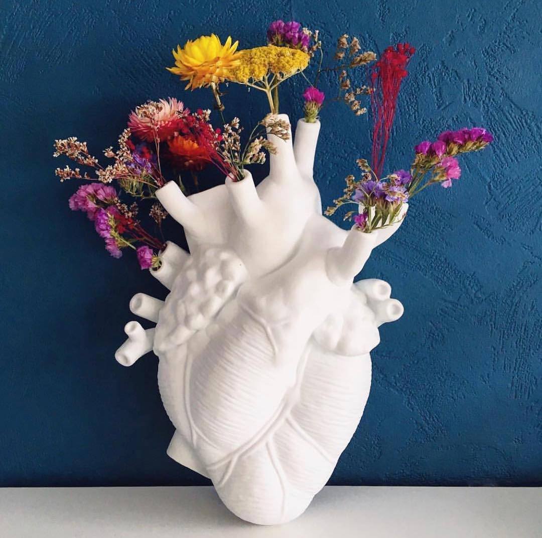 Creative Heart-Shaped Vase – Artistic and Stylish for Any Interior