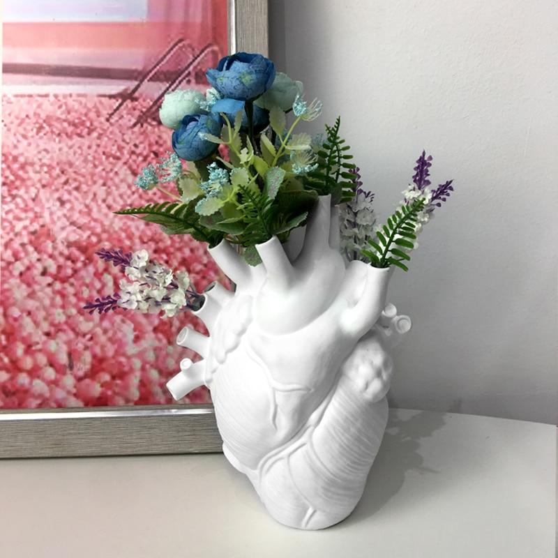 Creative Heart-Shaped Vase – Artistic and Stylish for Any Interior