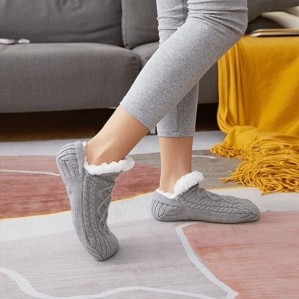 Cozy Cable Knit House Socks - Warmth and Comfort for Home