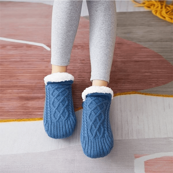 Cozy Cable Knit House Socks - Warmth and Comfort for Home