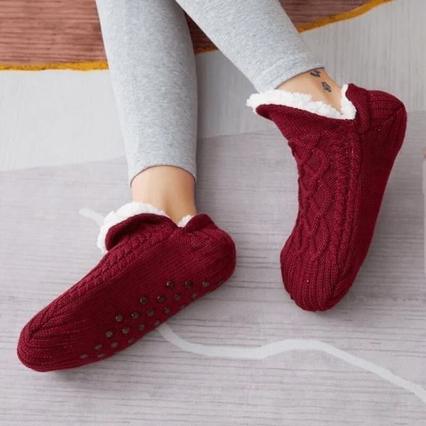 Cozy Cable Knit House Socks - Warmth and Comfort for Home