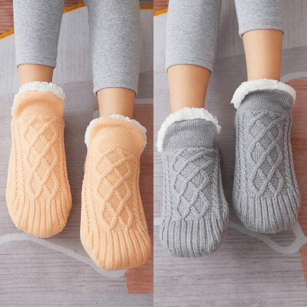 Cozy Cable Knit House Socks - Warmth and Comfort for Home