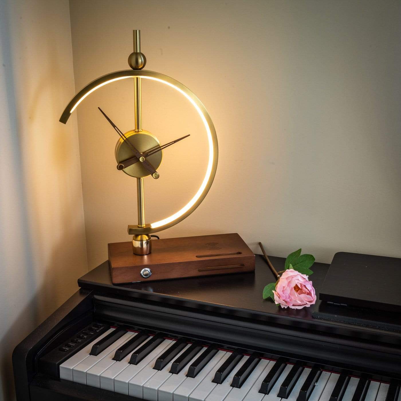 Nagoya Luxe Table Lamp – Artistic Lighting with Timeless Design