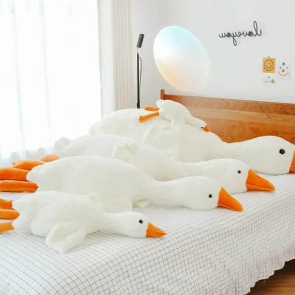 Cuddly Large Plush Goose – Playful and Comfortable Sleep Companion