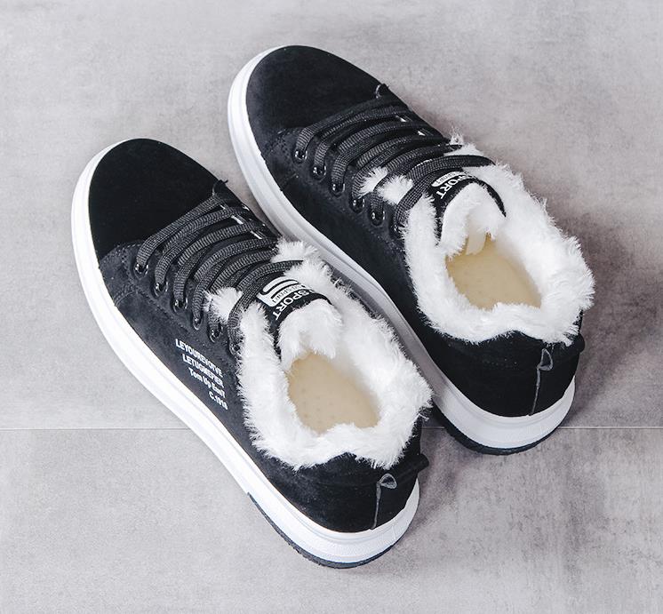 Wolf Warm Sneakers for Women - Trendy Sneakers for Cold Days